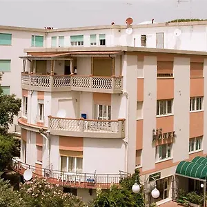 Ausonia *** Follonica